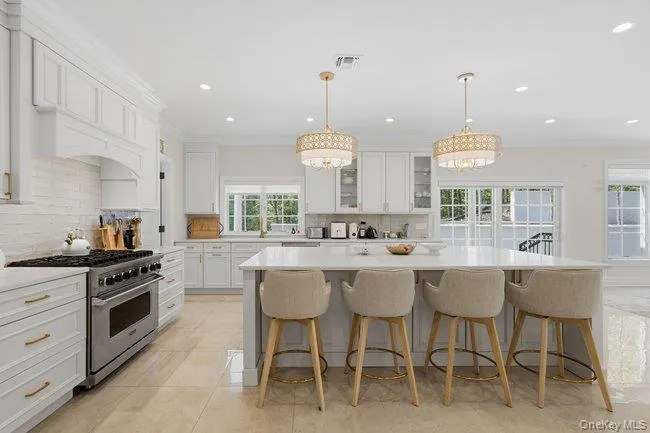 23 Woodbury Road Woodbury, NY 11797