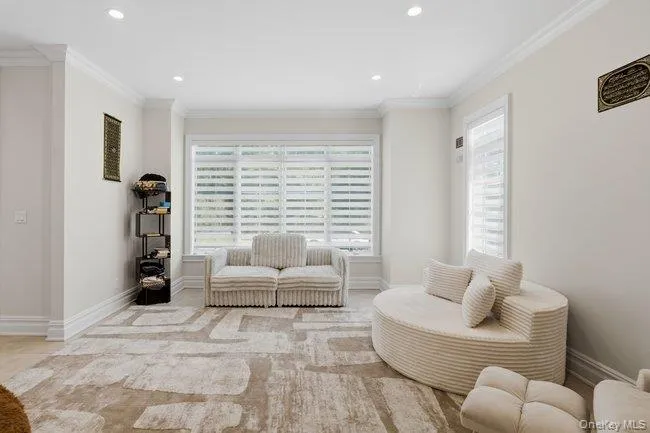 23 Woodbury Road Woodbury, NY 11797