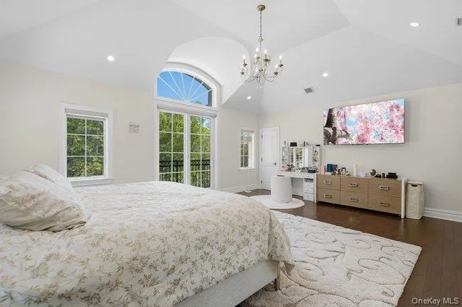 23 Woodbury Road Woodbury, NY 11797
