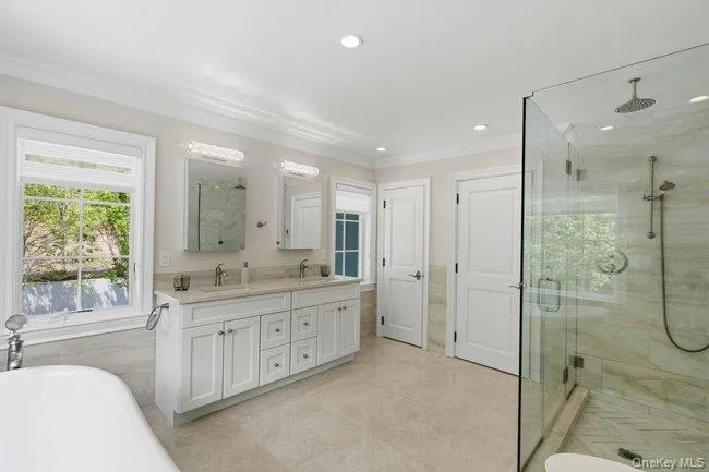 23 Woodbury Road Woodbury, NY 11797