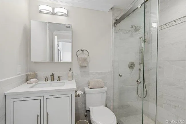 23 Woodbury Road Woodbury, NY 11797