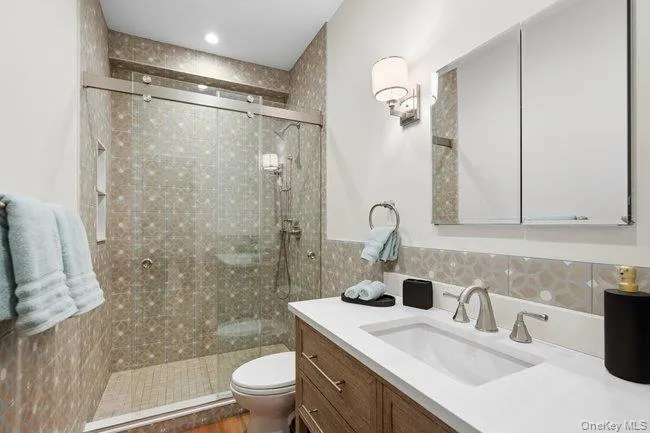 23 Woodbury Road Woodbury, NY 11797