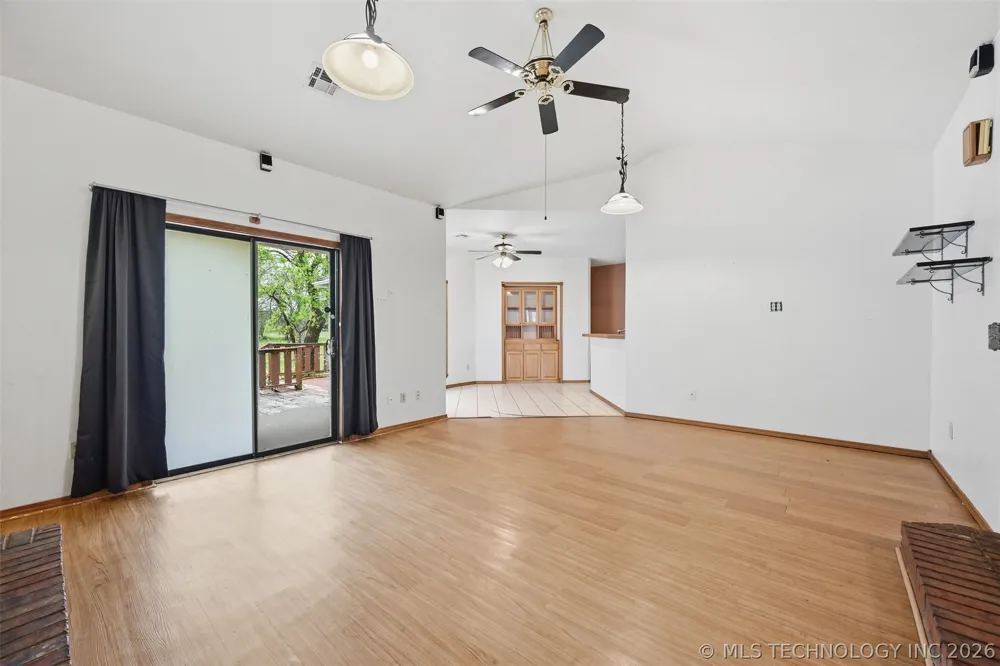 1726 Lakeview Drive Sulphur, OK 73086