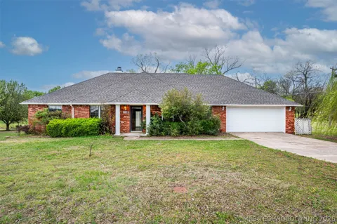 1726 Lakeview Drive