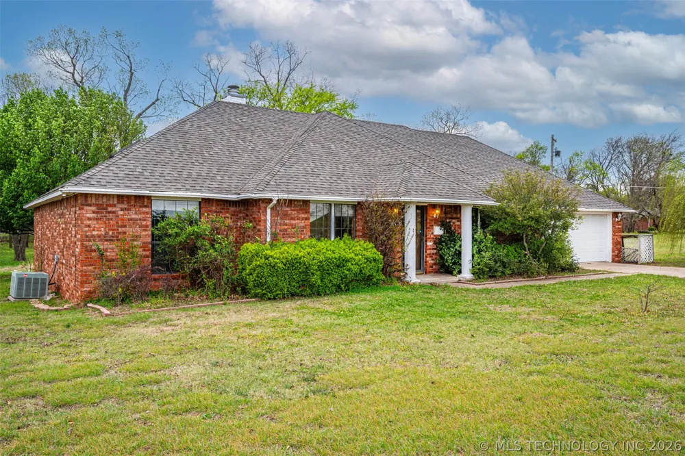 1726 Lakeview Drive Sulphur, OK 73086