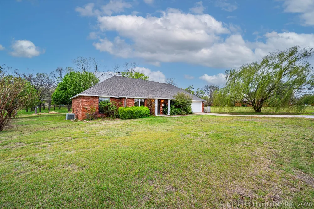 1726 Lakeview Drive Sulphur, OK 73086
