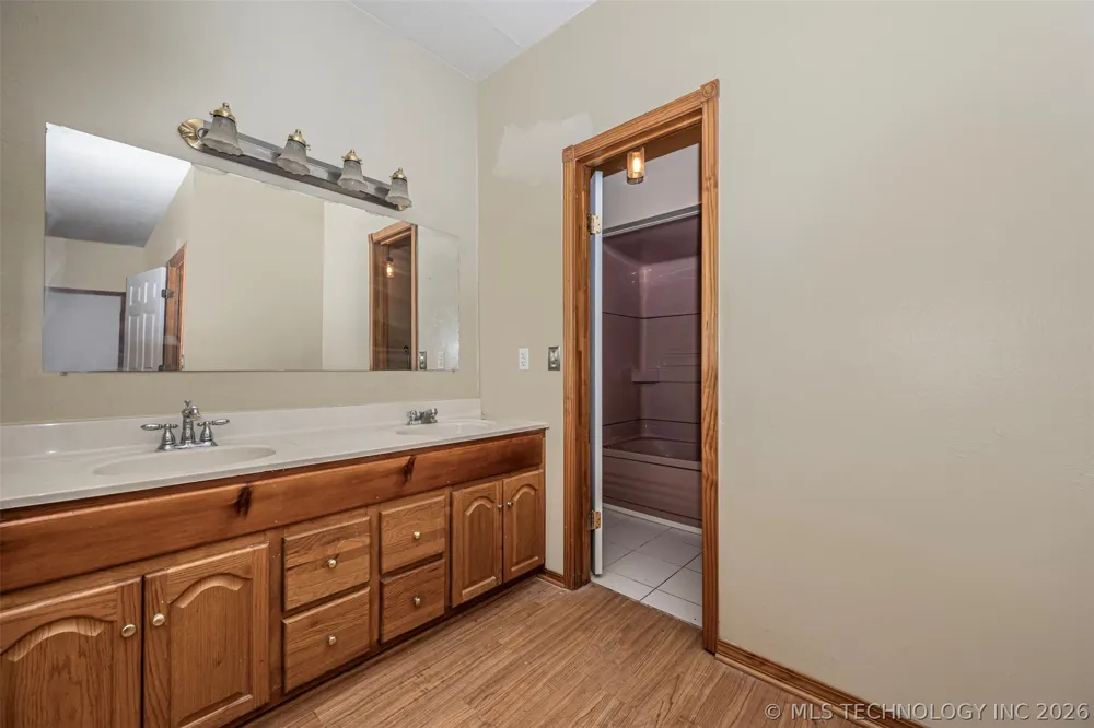 1726 Lakeview Drive Sulphur, OK 73086