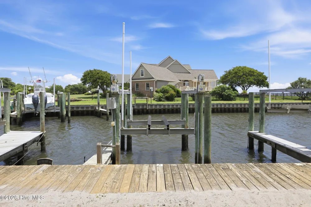 138 Yacht Club Drive Newport, NC 28570