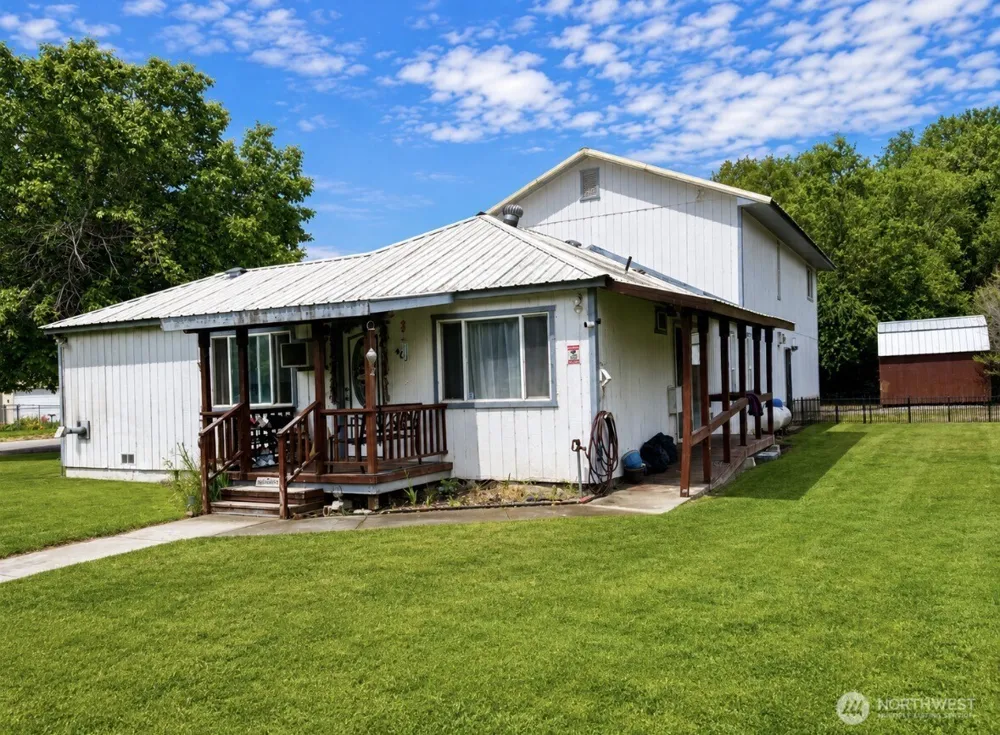 402 Juniper Street Oroville, WA 98844