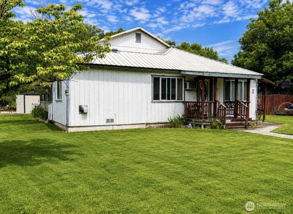 402 Juniper Street Oroville, WA 98844