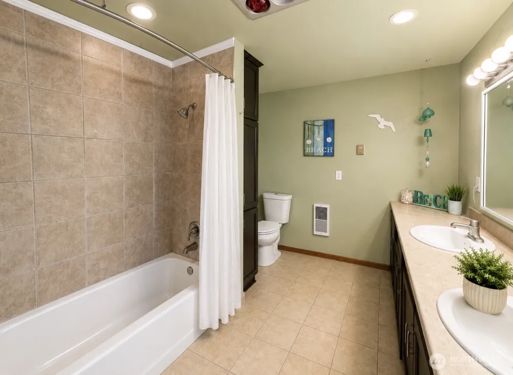 402 Juniper Street Oroville, WA 98844