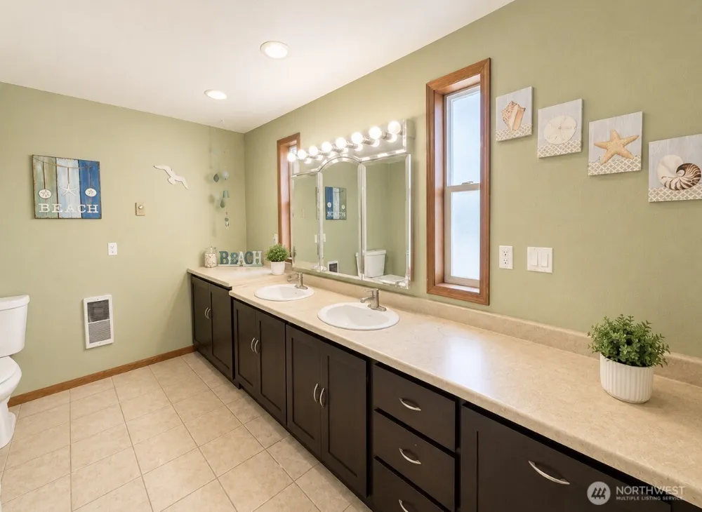 402 Juniper Street Oroville, WA 98844