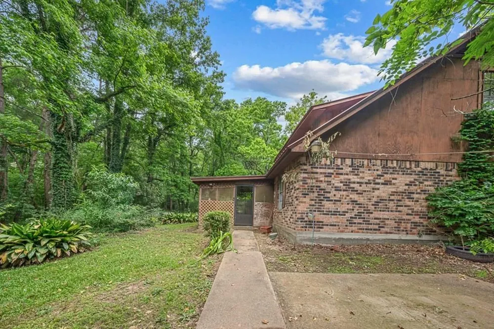 277 Cr 3520 Broaddus, TX 75929