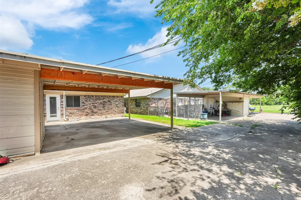 405 S Las Vegas Trail White Settlement, TX 76108