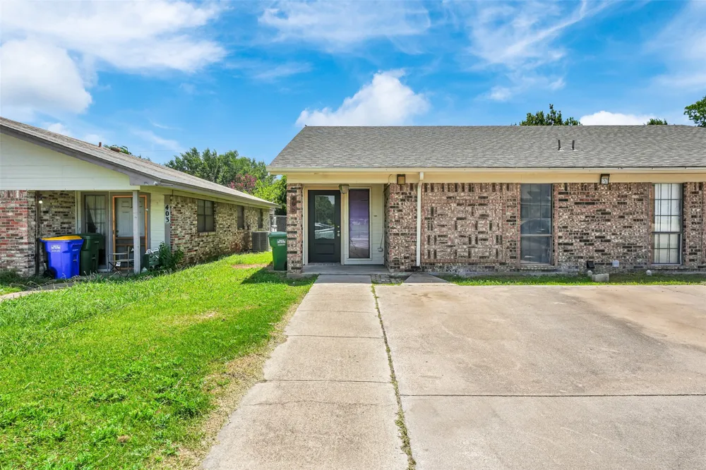 405 S Las Vegas Trail White Settlement, TX 76108