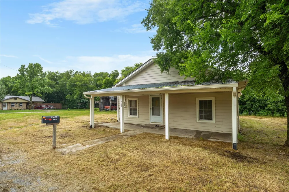 502 S Elm Street Celeste, TX 75423