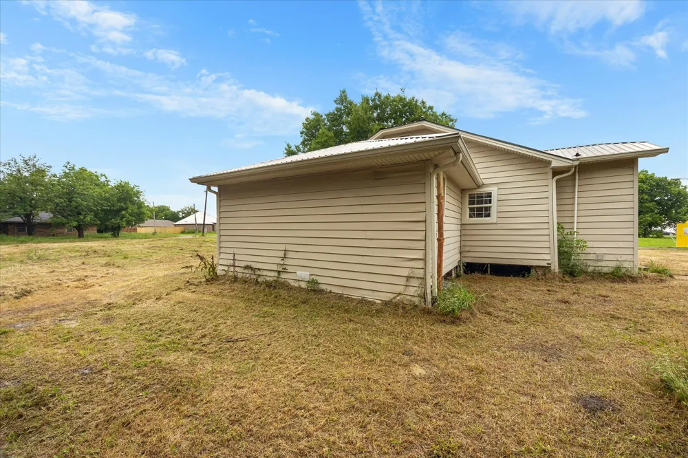 502 S Elm Street Celeste, TX 75423
