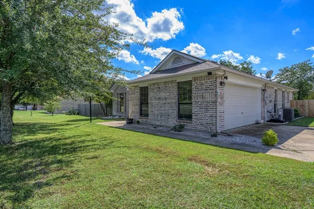 99 Catamaran Court Gordonville, TX 76245