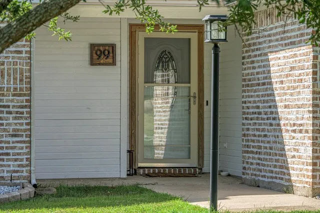 99 Catamaran Court Gordonville, TX 76245