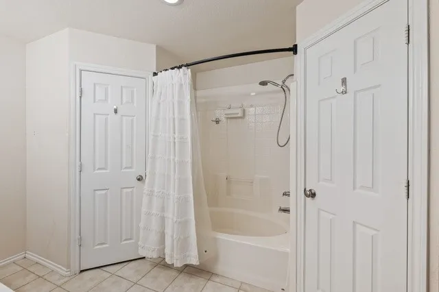 99 Catamaran Court Gordonville, TX 76245