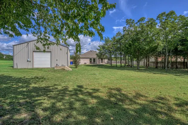 99 Catamaran Court Gordonville, TX 76245