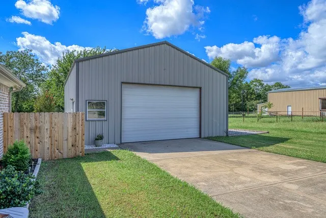 99 Catamaran Court Gordonville, TX 76245