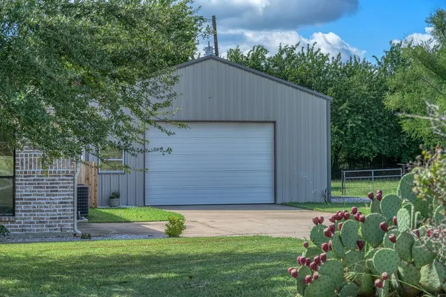 99 Catamaran Court Gordonville, TX 76245