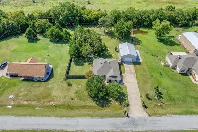 99 Catamaran Court Gordonville, TX 76245