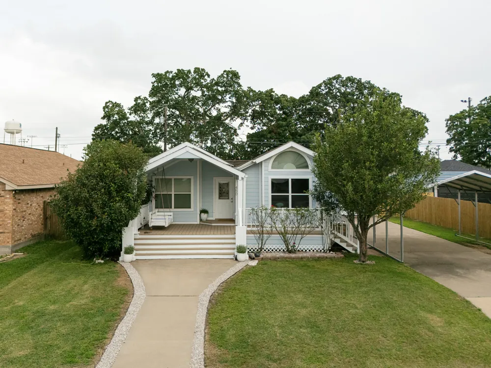 450 Biscayne Street Giddings, TX 78942