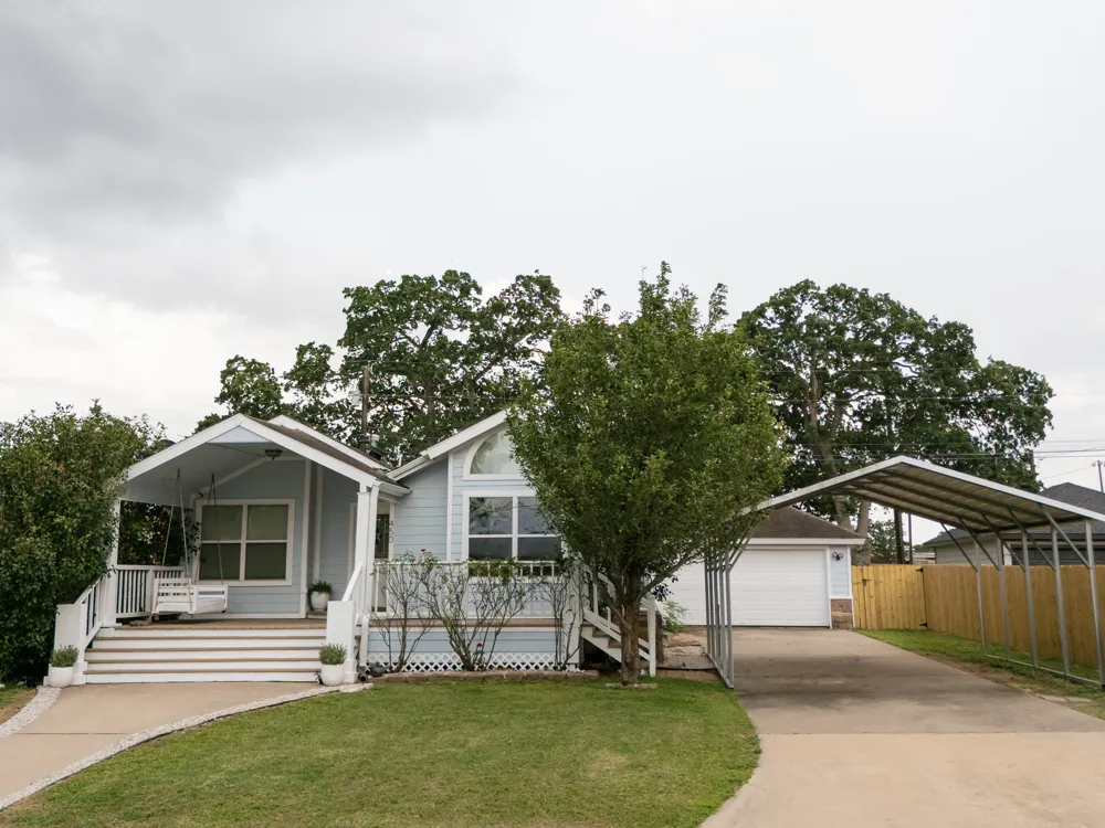 450 Biscayne Street Giddings, TX 78942