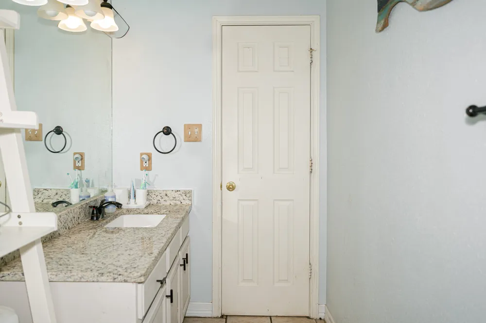 450 Biscayne Street Giddings, TX 78942