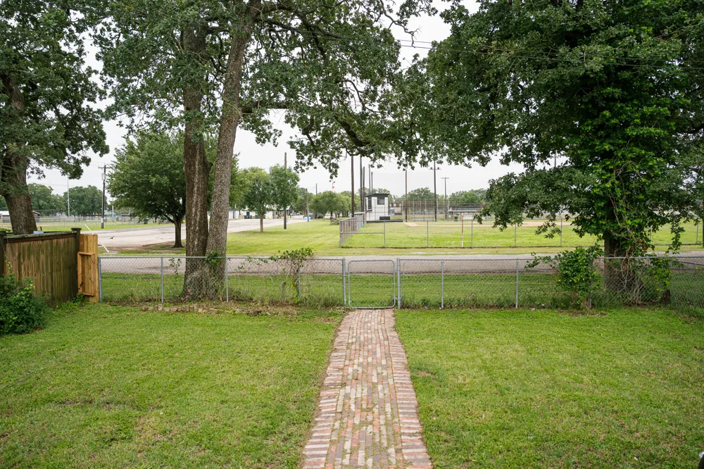 450 Biscayne Street Giddings, TX 78942