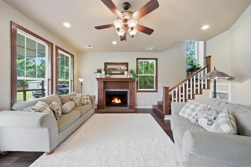 14252 E Lake Drive Claremore, OK 74017
