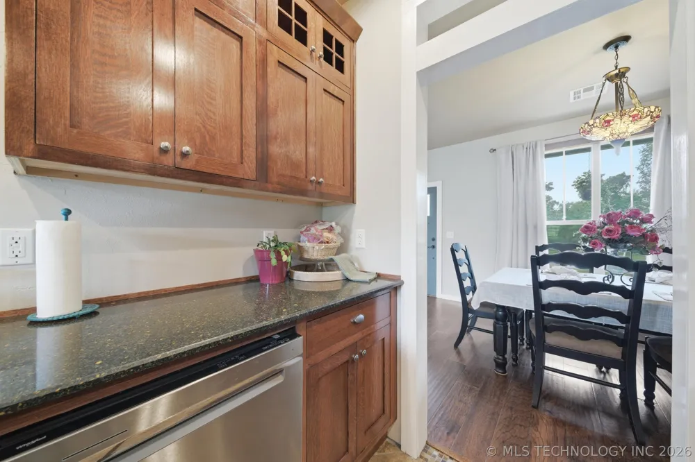 14252 E Lake Drive Claremore, OK 74017