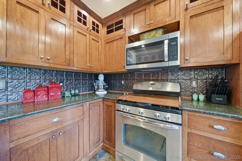 14252 E Lake Drive Claremore, OK 74017