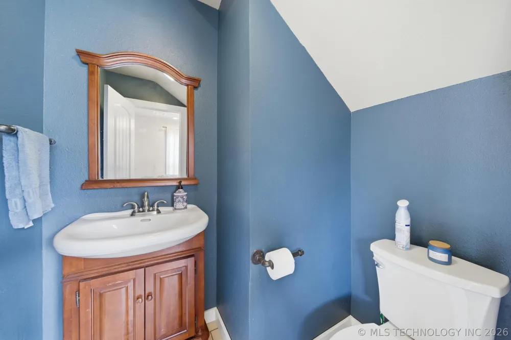 14252 E Lake Drive Claremore, OK 74017