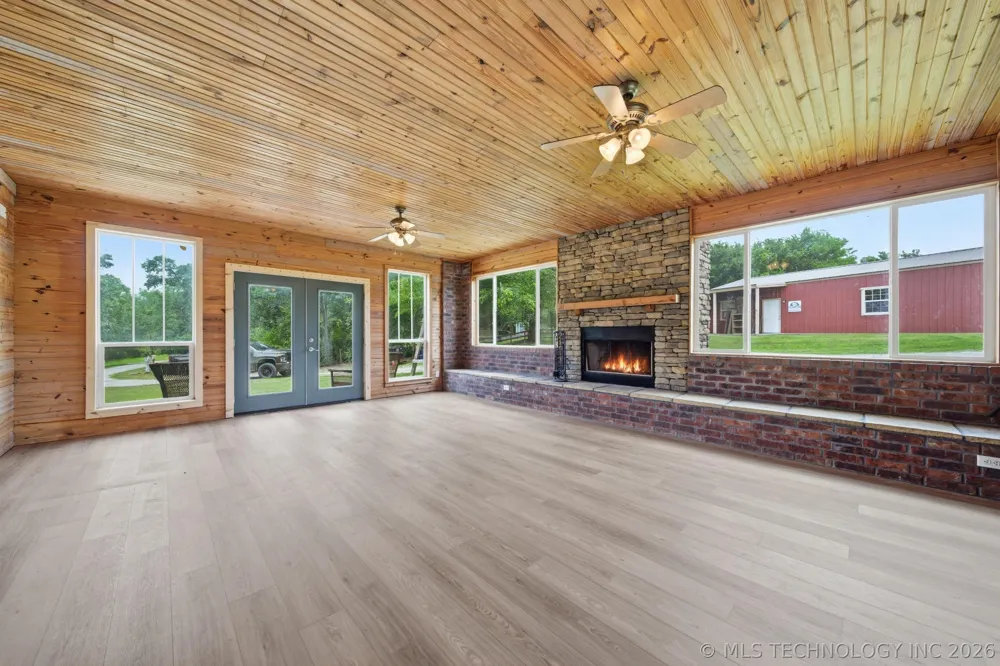 14252 E Lake Drive Claremore, OK 74017