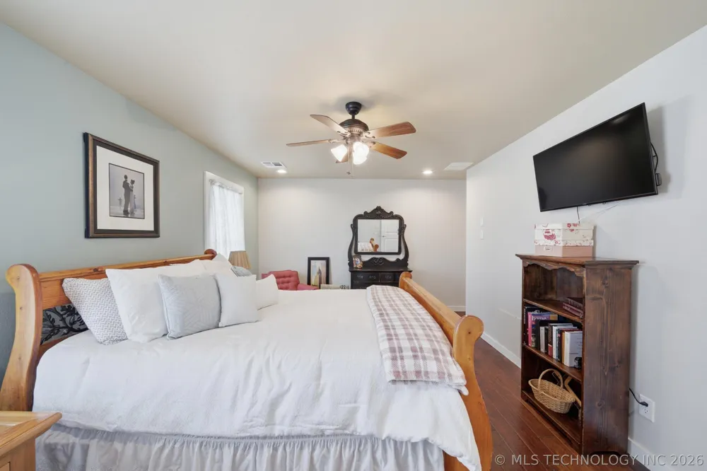 14252 E Lake Drive Claremore, OK 74017