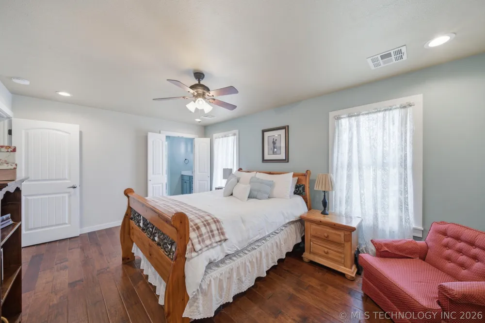 14252 E Lake Drive Claremore, OK 74017