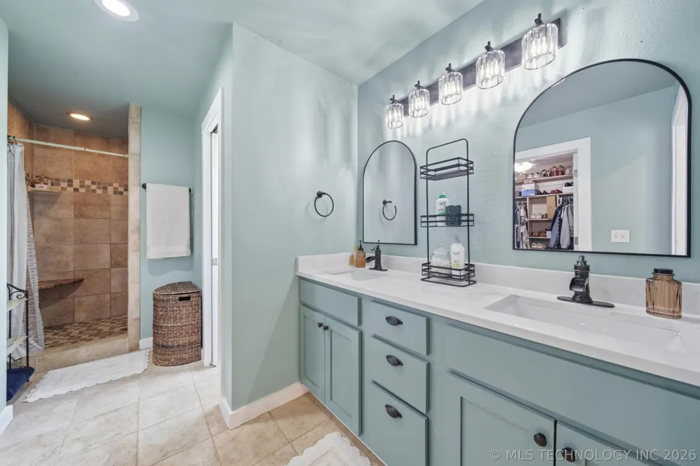 14252 E Lake Drive Claremore, OK 74017