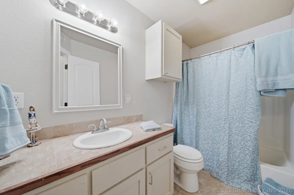 14252 E Lake Drive Claremore, OK 74017