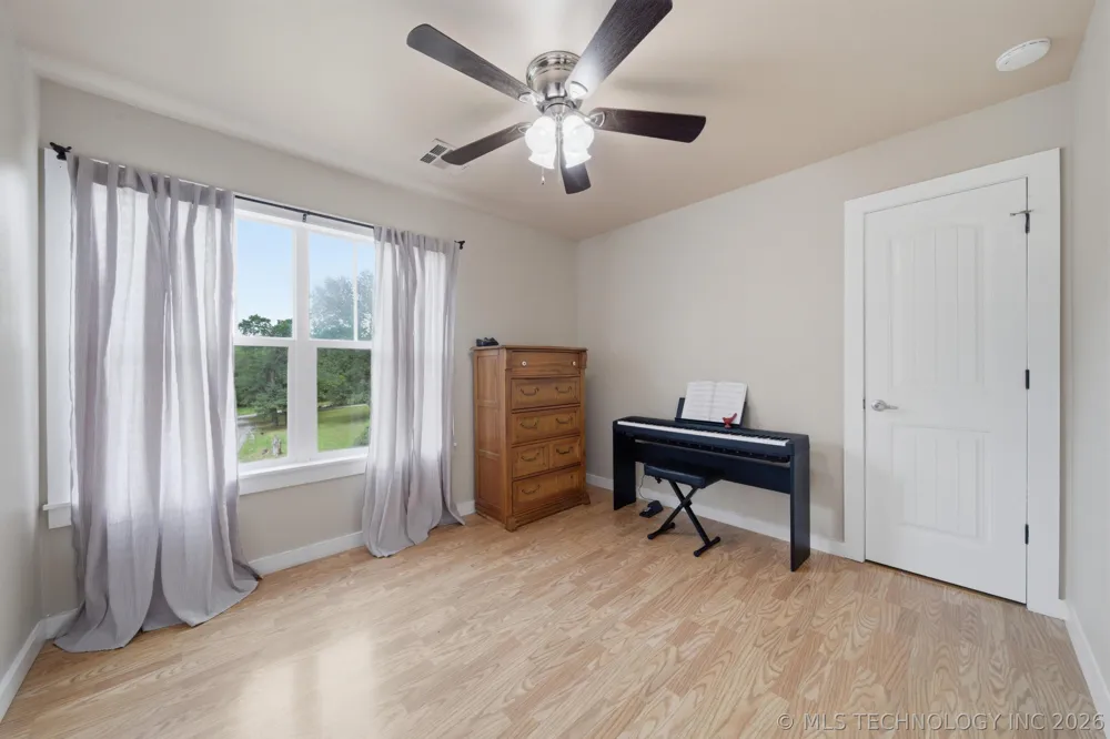 14252 E Lake Drive Claremore, OK 74017