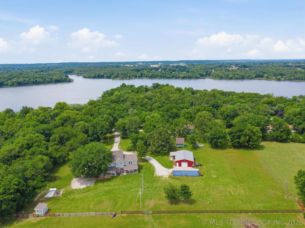 14252 E Lake Drive Claremore, OK 74017