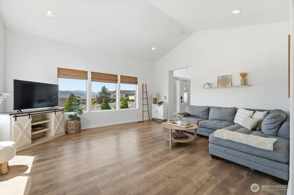 1255 Wheatridge Drive East Wenatchee, WA 98802