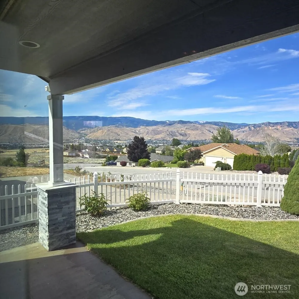 1255 Wheatridge Drive East Wenatchee, WA 98802