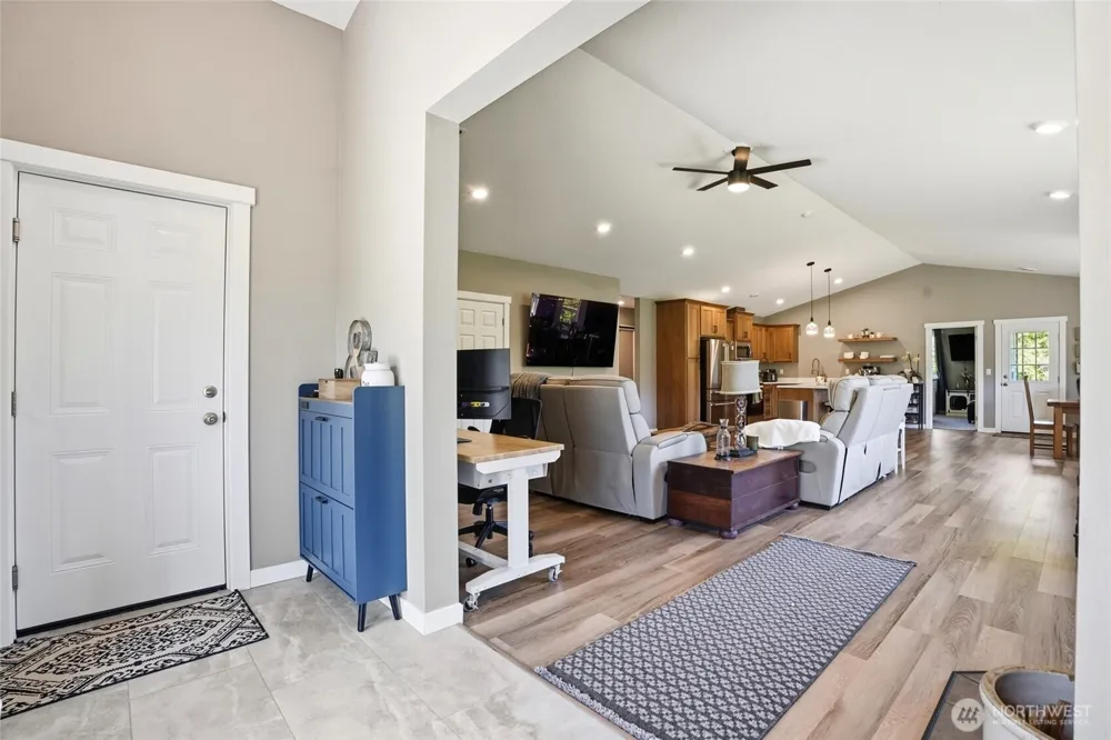 200 Red Hawk Drive Castle Rock, WA 98611