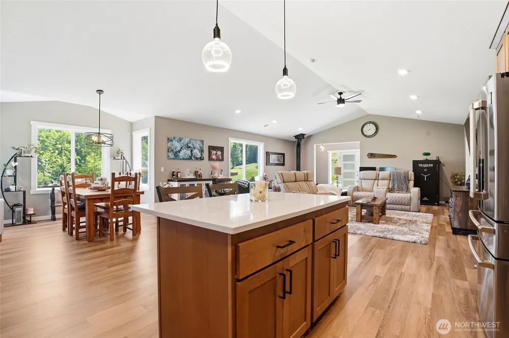200 Red Hawk Drive Castle Rock, WA 98611