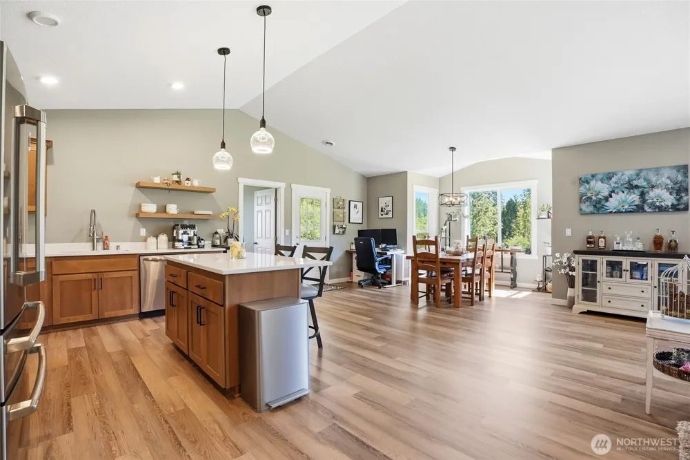 200 Red Hawk Drive Castle Rock, WA 98611
