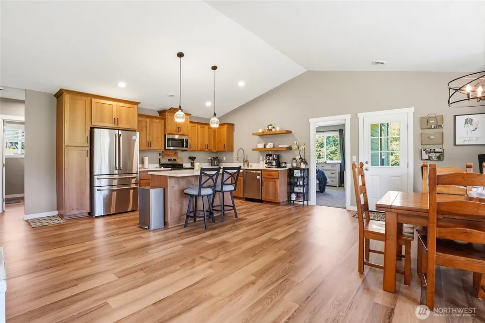 200 Red Hawk Drive Castle Rock, WA 98611