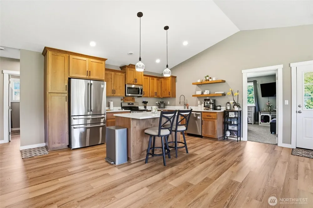 200 Red Hawk Drive Castle Rock, WA 98611
